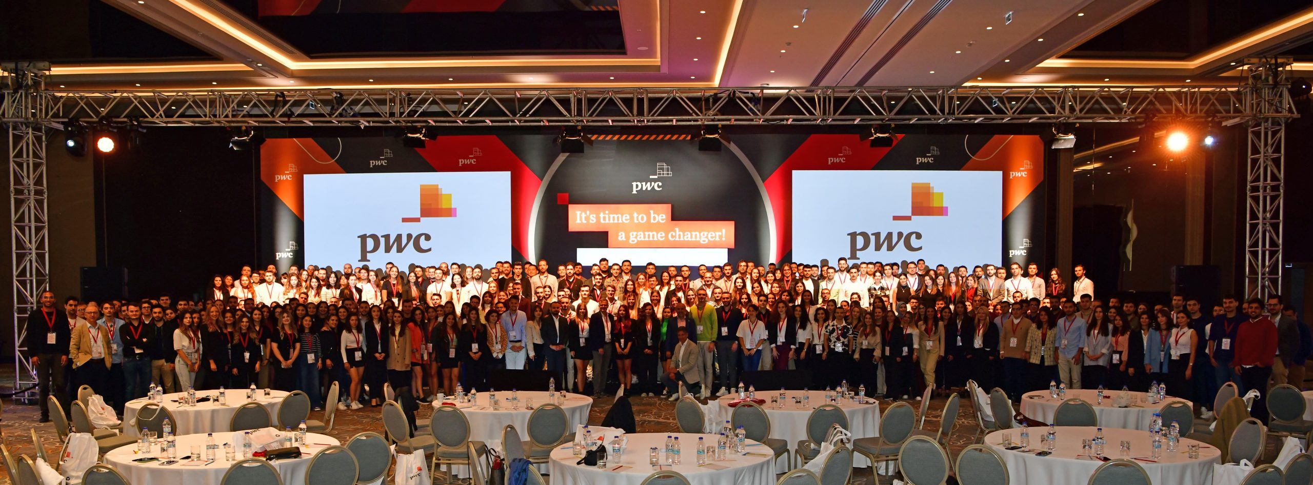 PwC Türkiye, yaklaşık 350 kişiyi bünyesine kattı