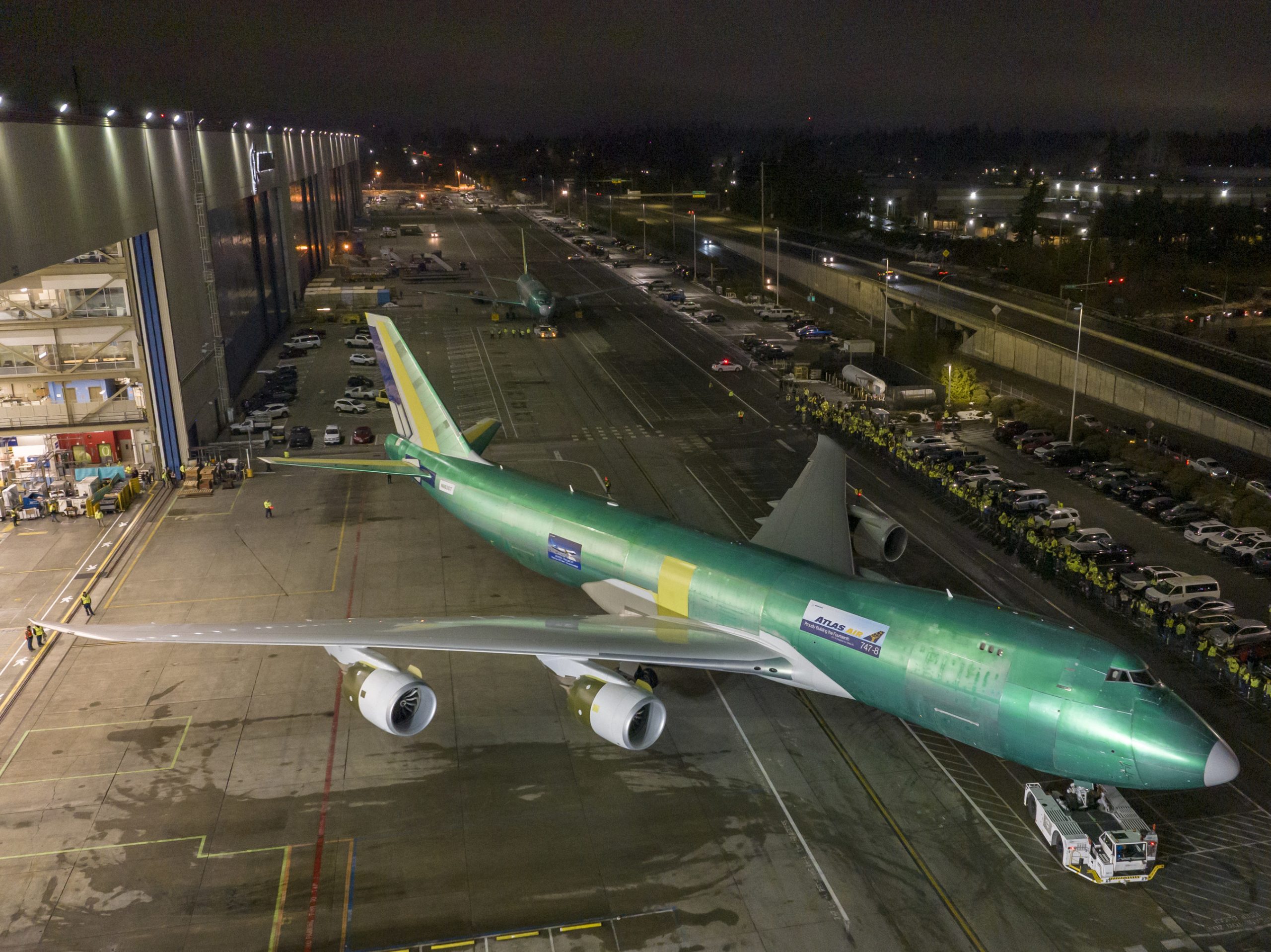 Son 747 uçağı, Boeing Everett Fabrikası’ndan ayrılıyor