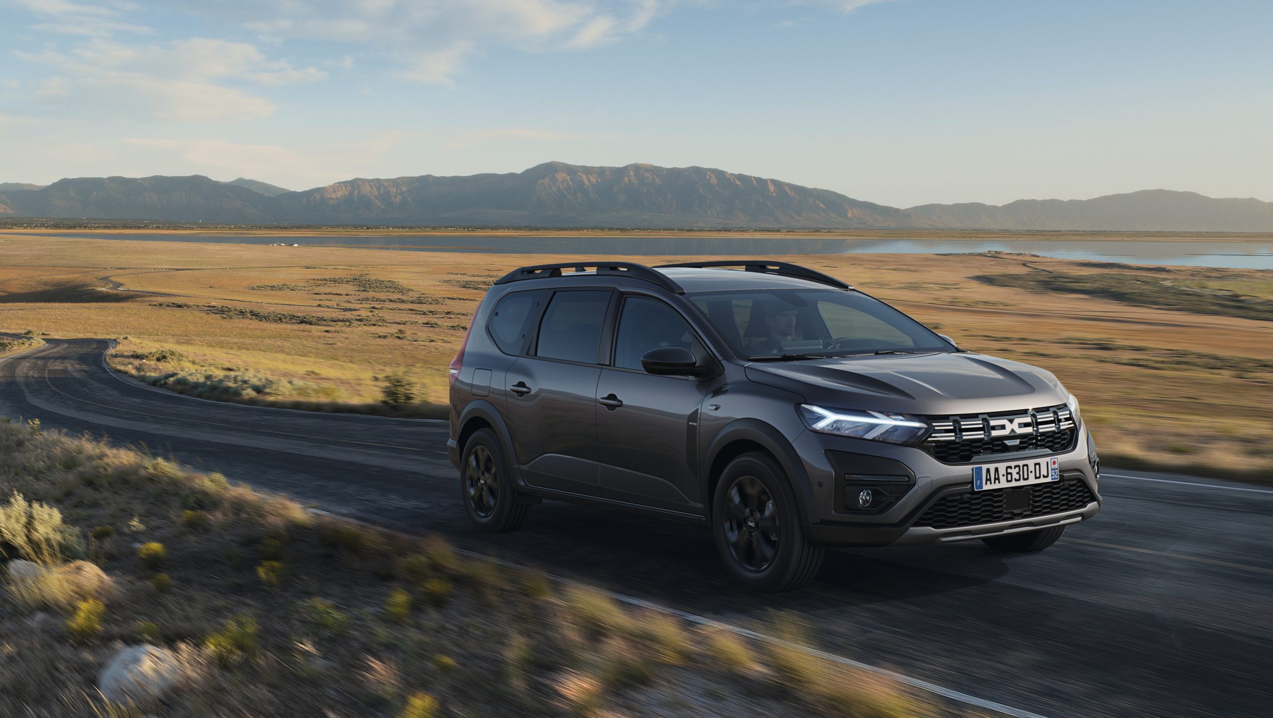 DACIA’NIN İLK HİBRİT MOTORU   JOGGER HİBRİT 140  