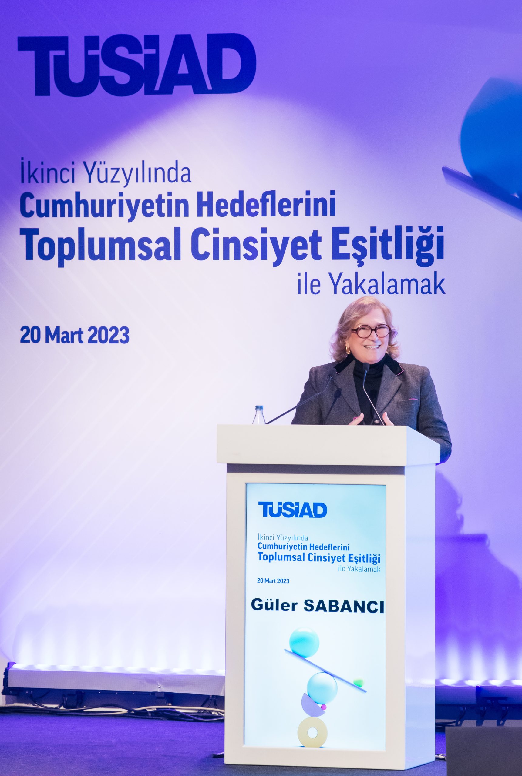 Güler Sabancı TÜSİAD Etkinliğinde İş Dünyasına Seslendi:   “Sadece Eşitlik Yetmez, Şirketlerimizde Kalıcı Bir Kültür Dönüşümü Sağlamalıyız”   