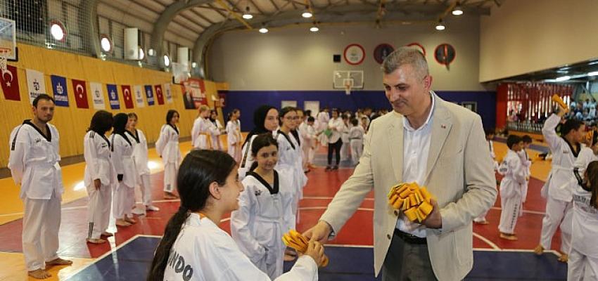 310 Gölcük Belediyesi Taekwando Sporcusu Kuşak Atladı