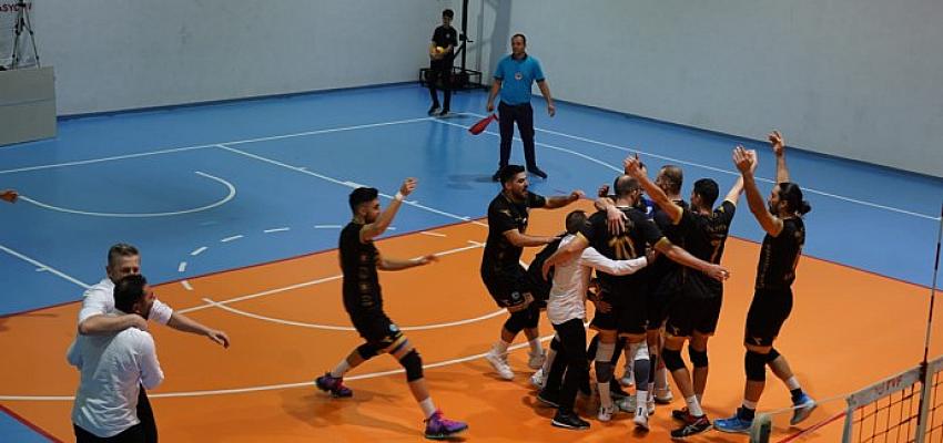 Milas Belediyespor İlk Devrenin Lideri