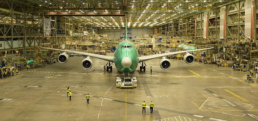 Son 747 uçağı, Boeing Everett Fabrikası’ndan ayrılıyor