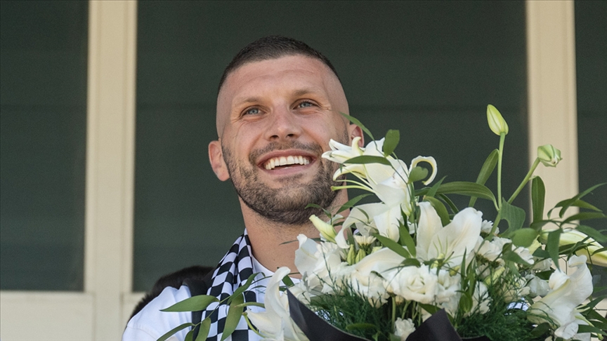 Beşiktaş’ta Ante Rebic’in ayrılık şartı.