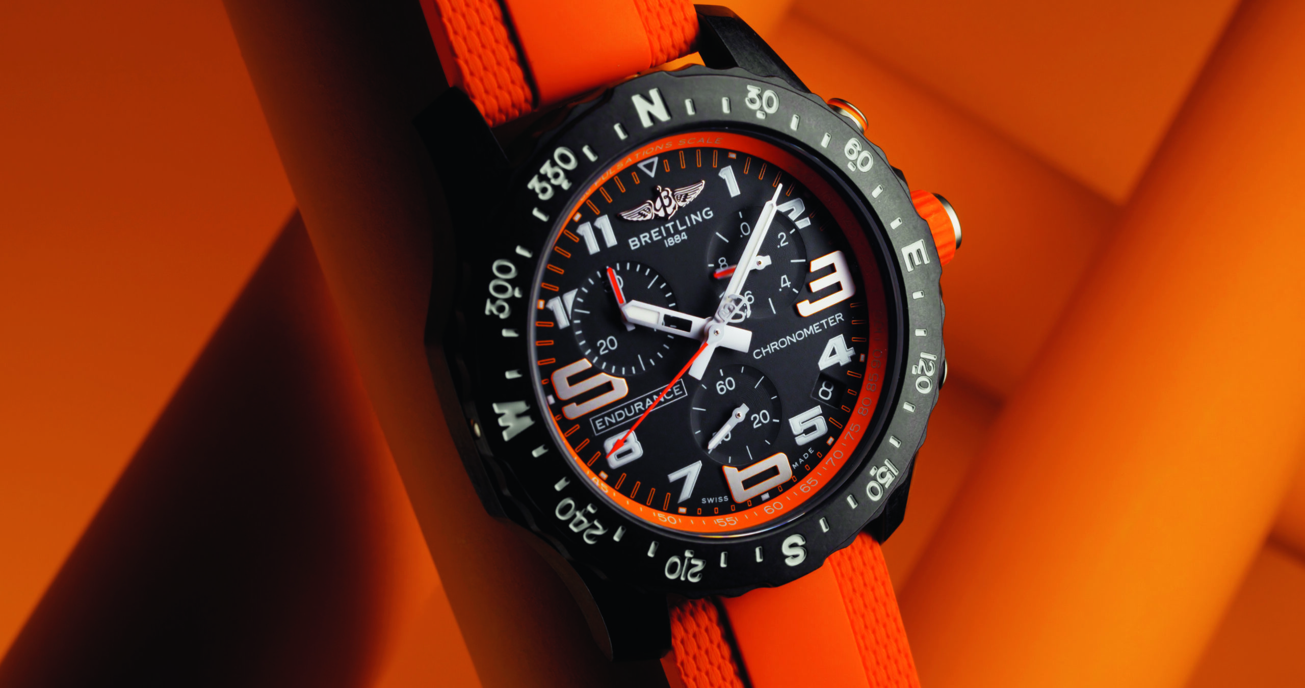 YÜKSEK KALİTELİ ATLETİZM SAATİ: YENİLENMİŞ BOYUTUNUN ŞIK TASARIMIYLA BREITLING ENDURANCE PRO 38 MM KOLEKSİYONU