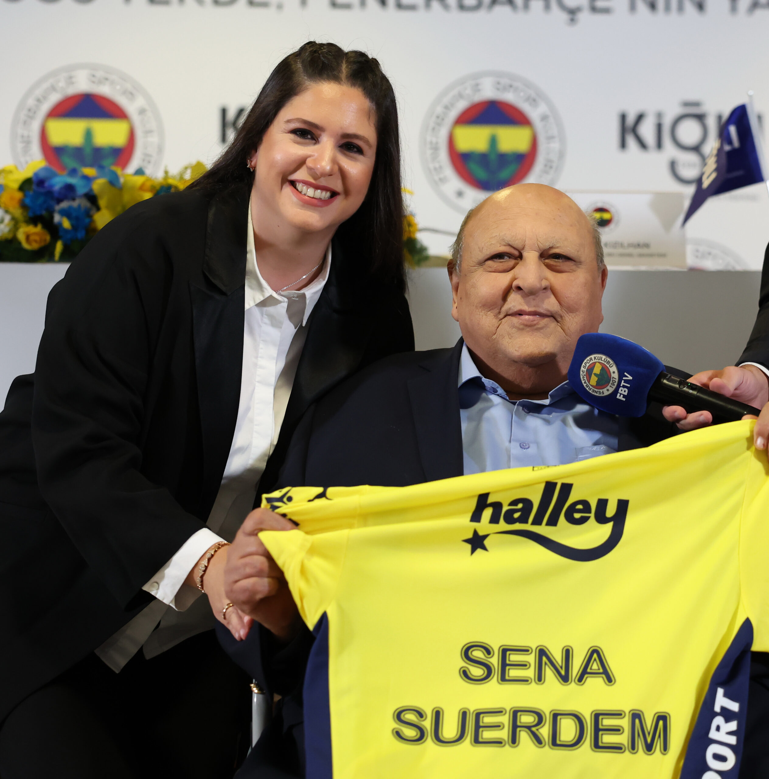 KİĞILI, FENERBAHÇE’NİN YENİ SEZON RESMİ GİYİM SPONSORU OLDU!  SARI LACİVERTLİLER ÜSTLERİNE RAHAT Bİ’ ŞEYLER ALACAK 