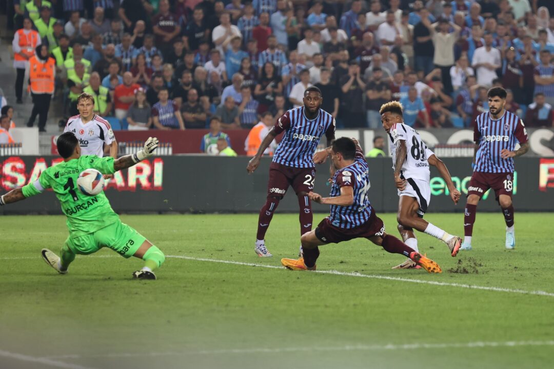 Beşiktaş Trabzonspor’a takıldı