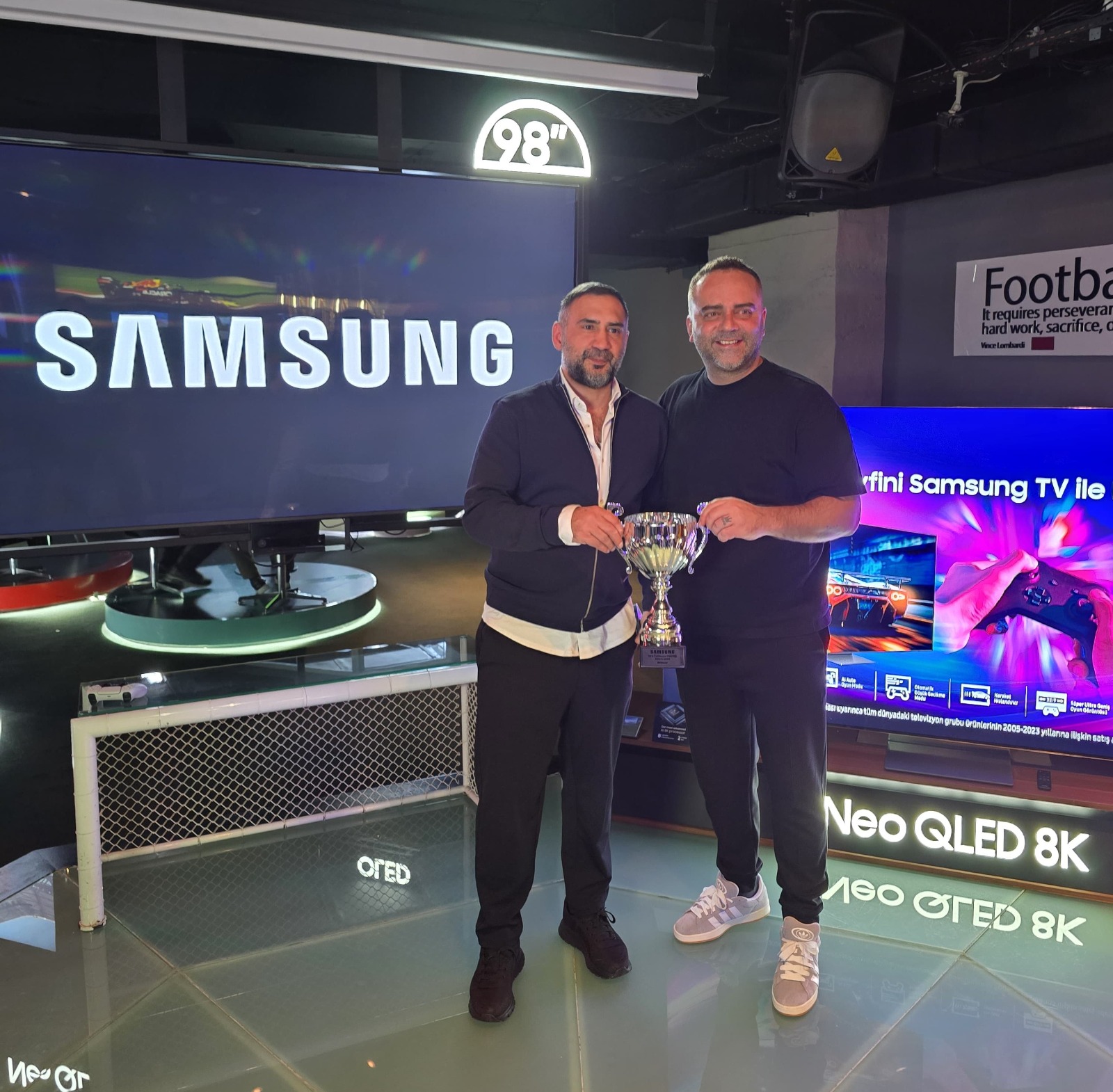 Yeşil sahadan dijital sahaya! Ümit Karan ve Semih Şentürk Samsung TV’de kozlarını paylaştı