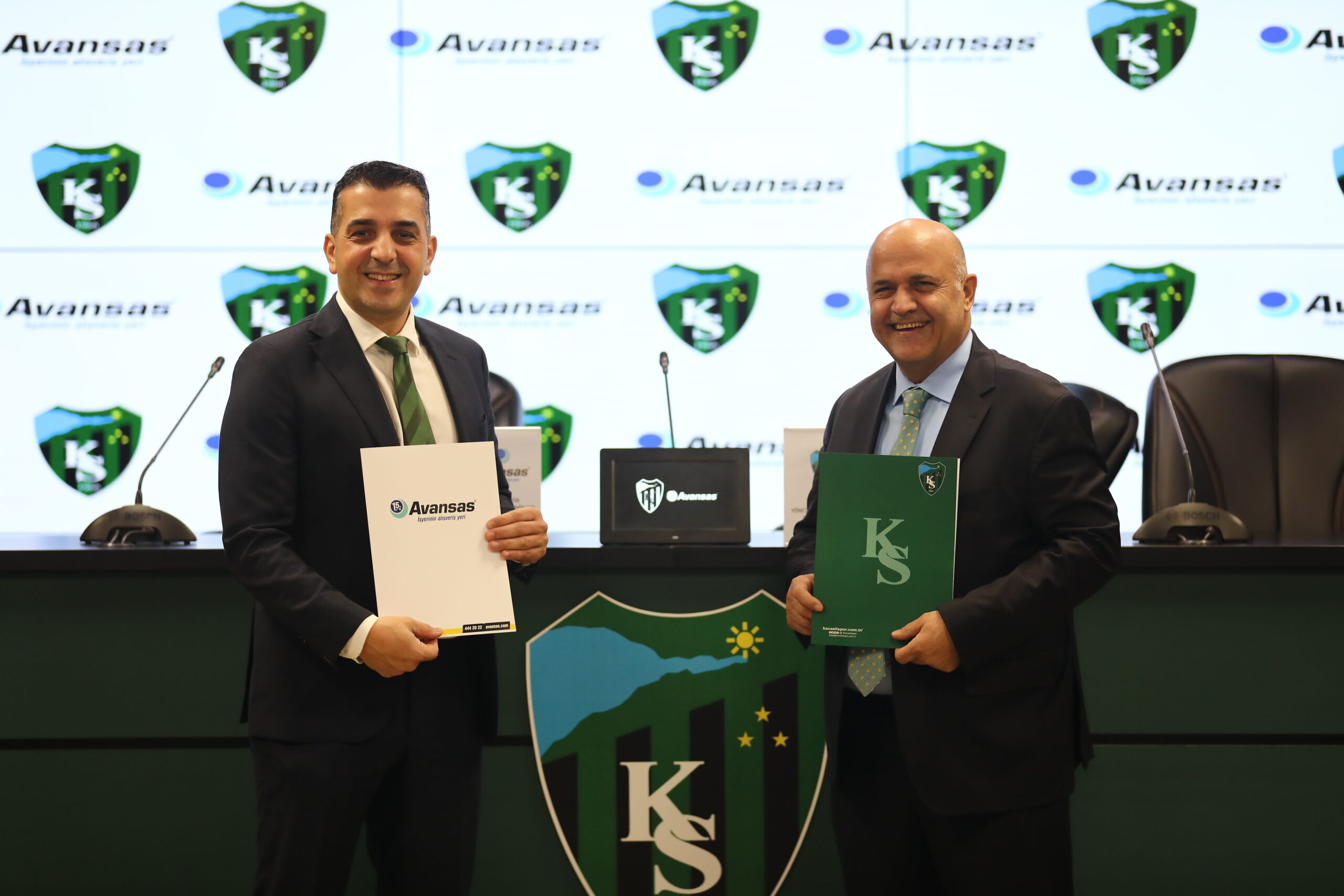 Avansas, spor dünyasına ilk adımını Kocaelispor ile attı