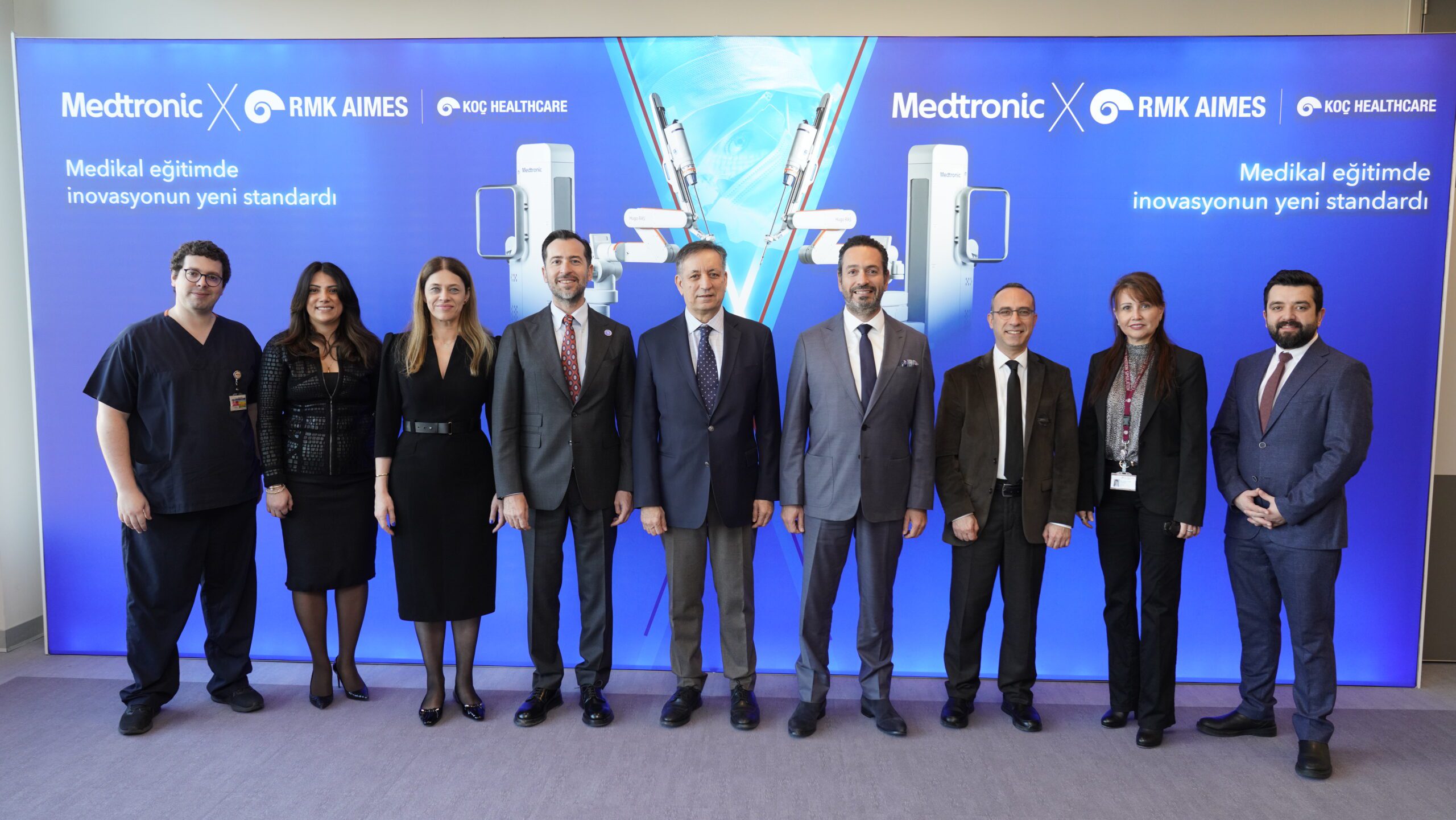 Medtronic, Koç Üniversitesi Hastanesi ve RMK AIMES Robotik Asiste Cerrahi Alanındaki İş Birliği ile Türkiye’de Bir İlke İmza Atıyor