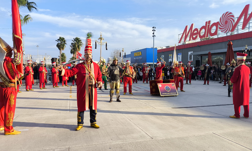 5 Ocak Adana’nın Kurtuluş Günü M1 Adana’da muhteşem bir konser ile anıldı