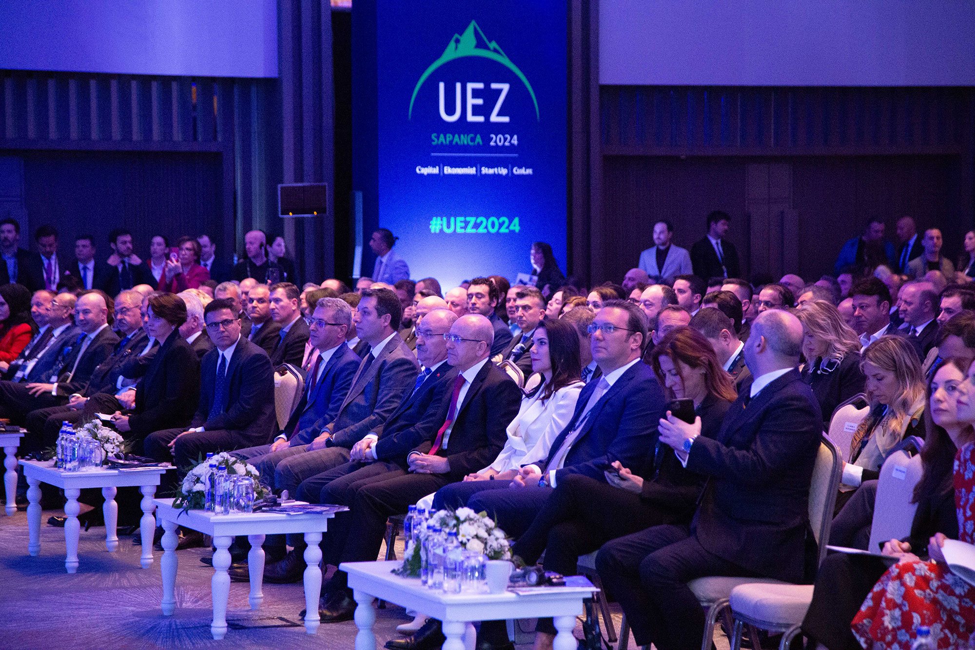 UEZ 2025 “Değişen Küresel Gerçekler ve Gelecek 5.0” temasıyla, iş ve ekonomi dünyasını bir araya getirecek.