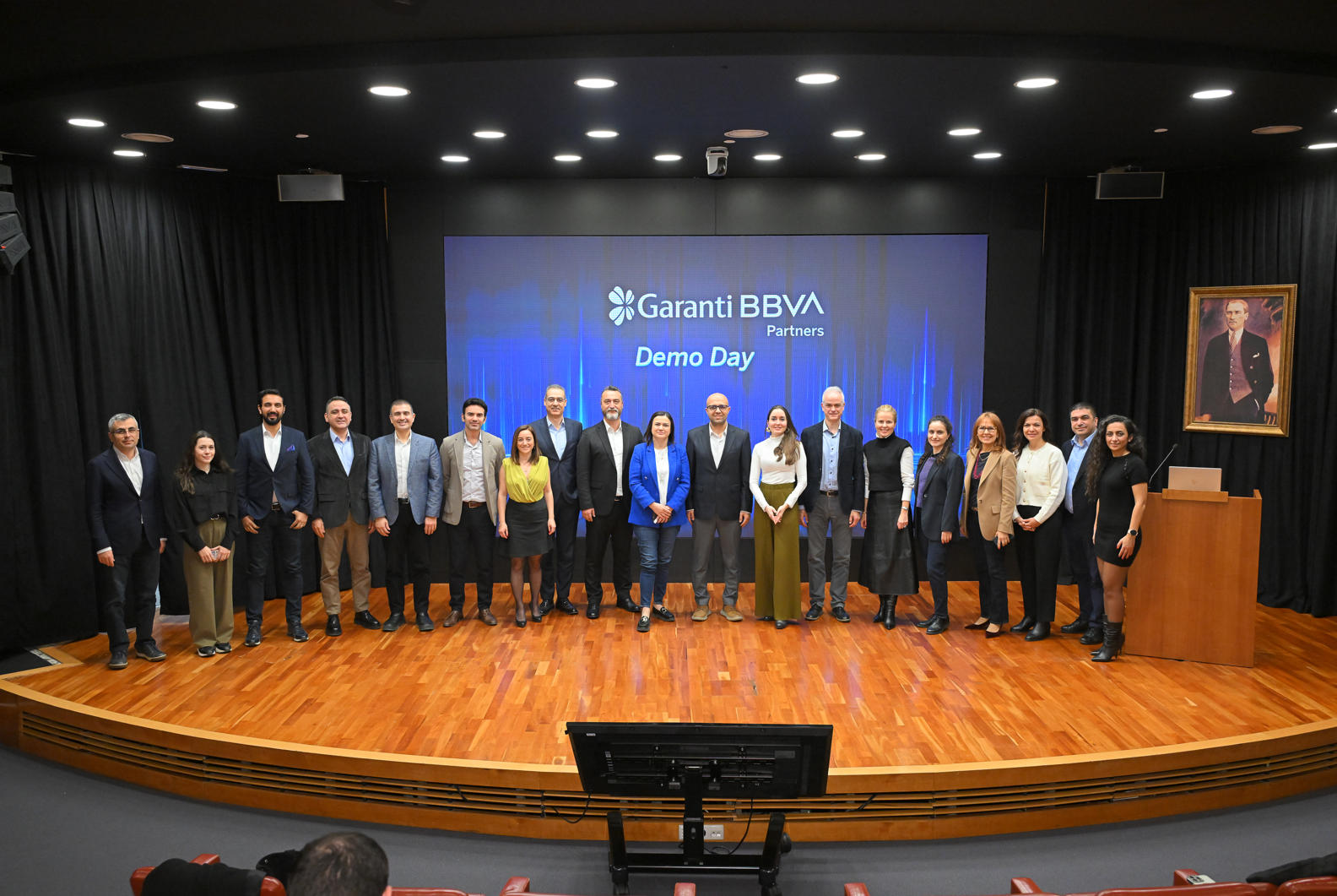 Garanti BBVA Partners Programı 8. dönem mezunlarını verdi 