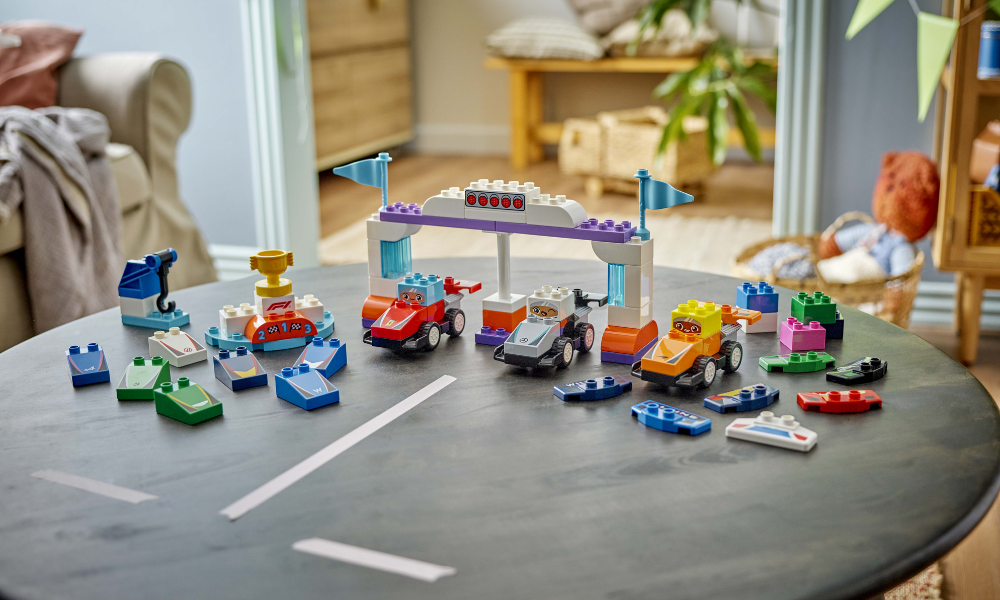 Formula 1’in 75’inci sezonunda The LEGO Group ve Formula 1® ortaklığına dair her şey