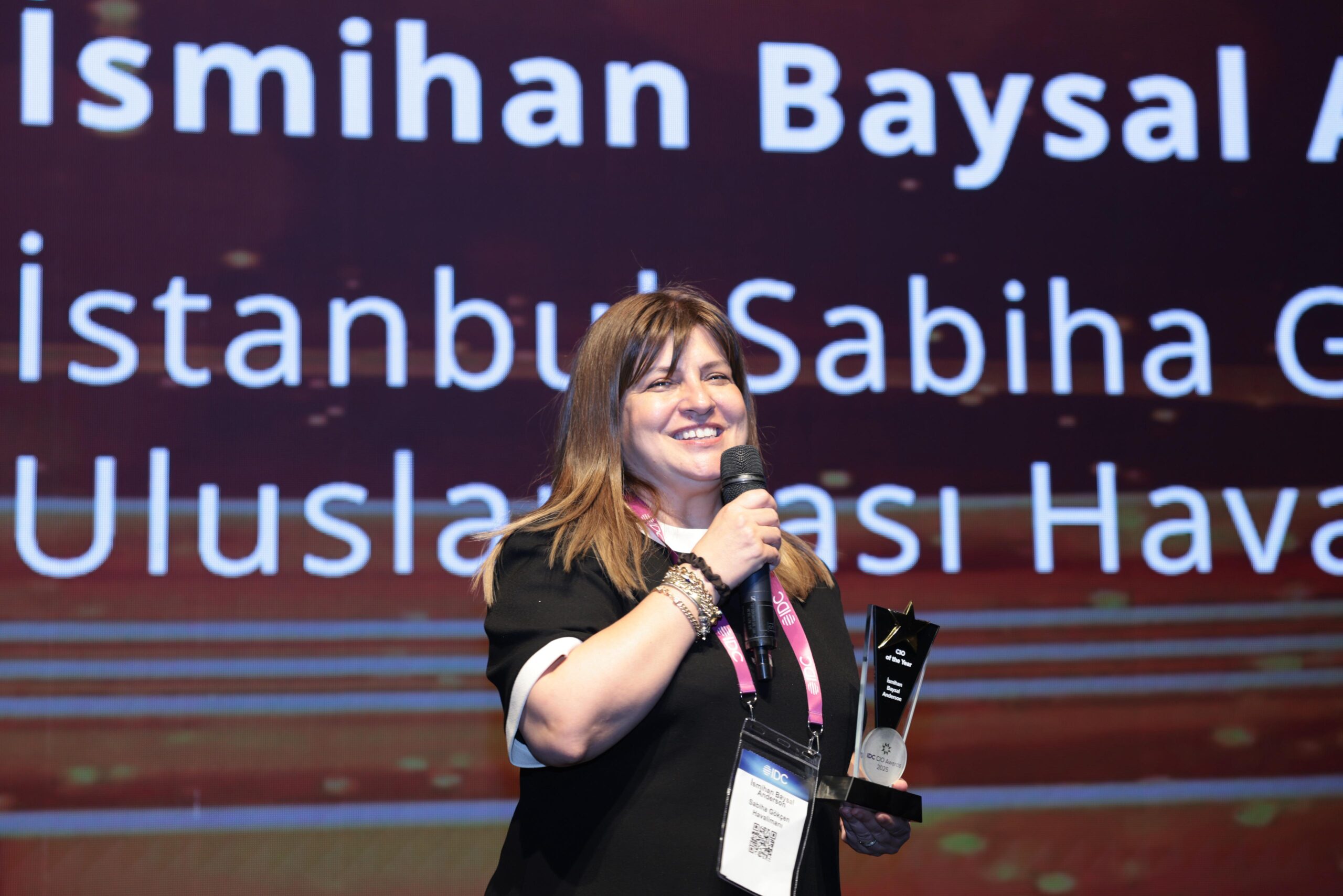 Üretken Yapay Zeka Asistanı SAVVy, İstanbul Sabiha Gökçen’e Yılın En İyi CIO’su ödülünü getirdi
