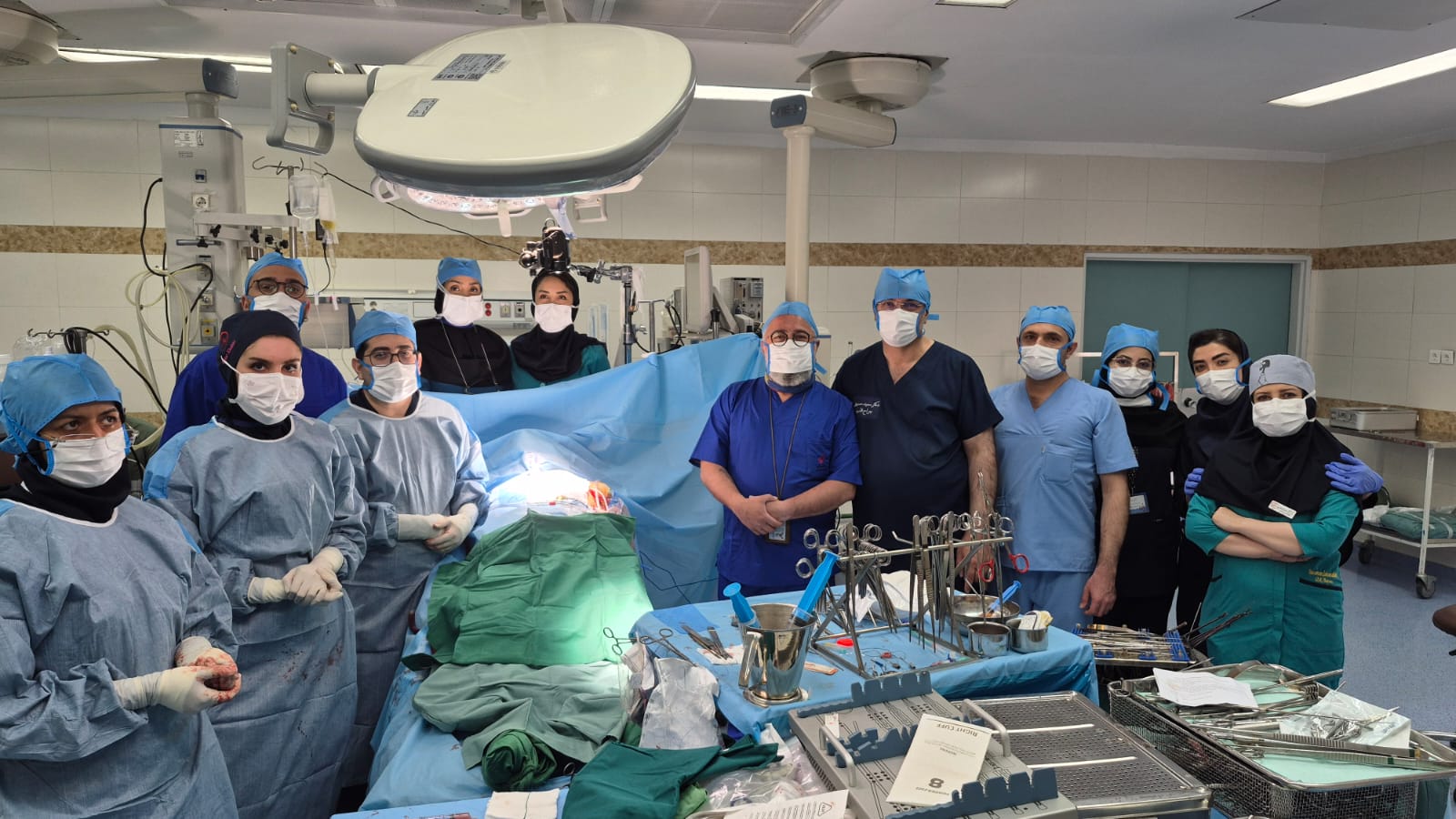 Türkiye-İran Cerrahi İş Birliği Güçleniyor Prof. Dr. Serkan Durdu ve Doç. Dr. Fatih Gümüş, Tahran’da Minimal İnvaziv Cerrahiyi Anlattı, Canlı Yayın Ameliyatla Bilgi Paylaşımını Taçlandırdı