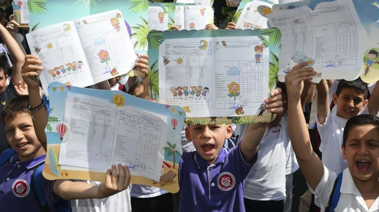 İstanbul’da 2 milyondan fazla öğrenci karne aldı