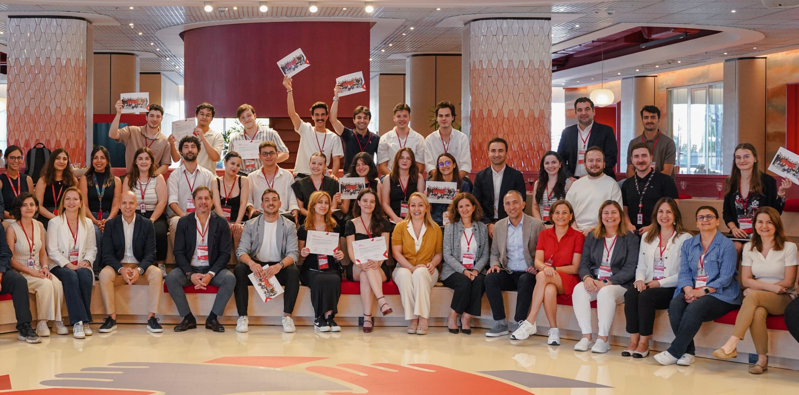 Akbank Gençlik Akademisi   Fellowship Programı’nda Yeni Dönem Başlıyor