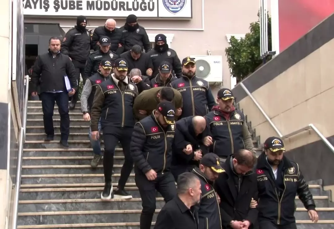 Aleyna Kalaycıoğlu ve annesi gözaltında görüntülendi!