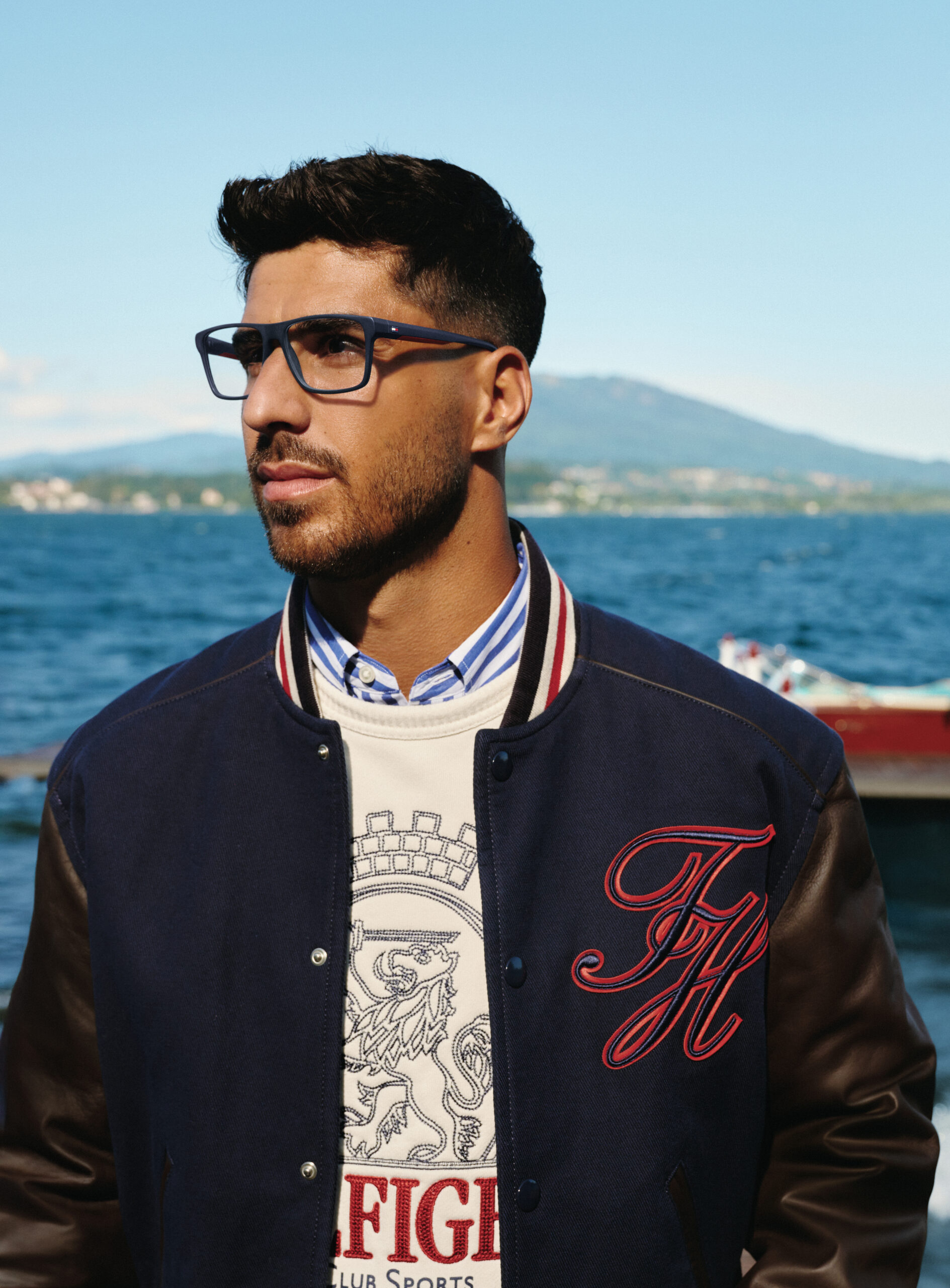 Tommy Hilfiger, Marka Elçisi Marco Asensio ile İlkbahar/Yaz 2026 Gözlük Koleksiyonunu Tanıtıyor