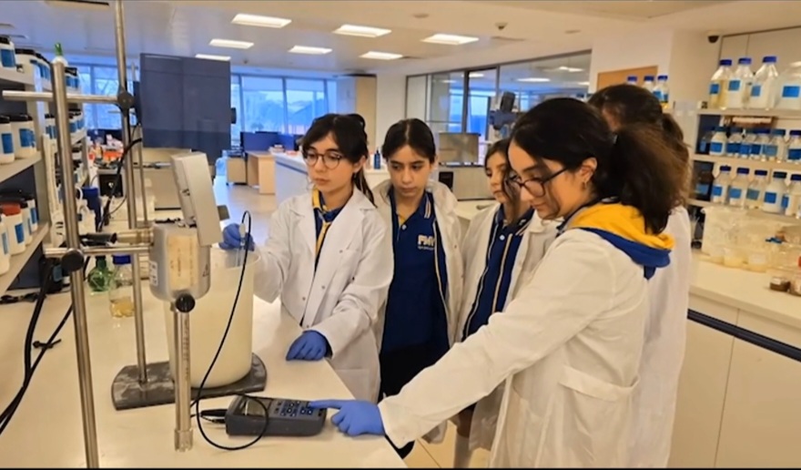 ORTAOKUL LABORATUVARINDA BİLİMSEL İNOVASYON! MARULDAN ŞAMPUAN ÜRETTİLER