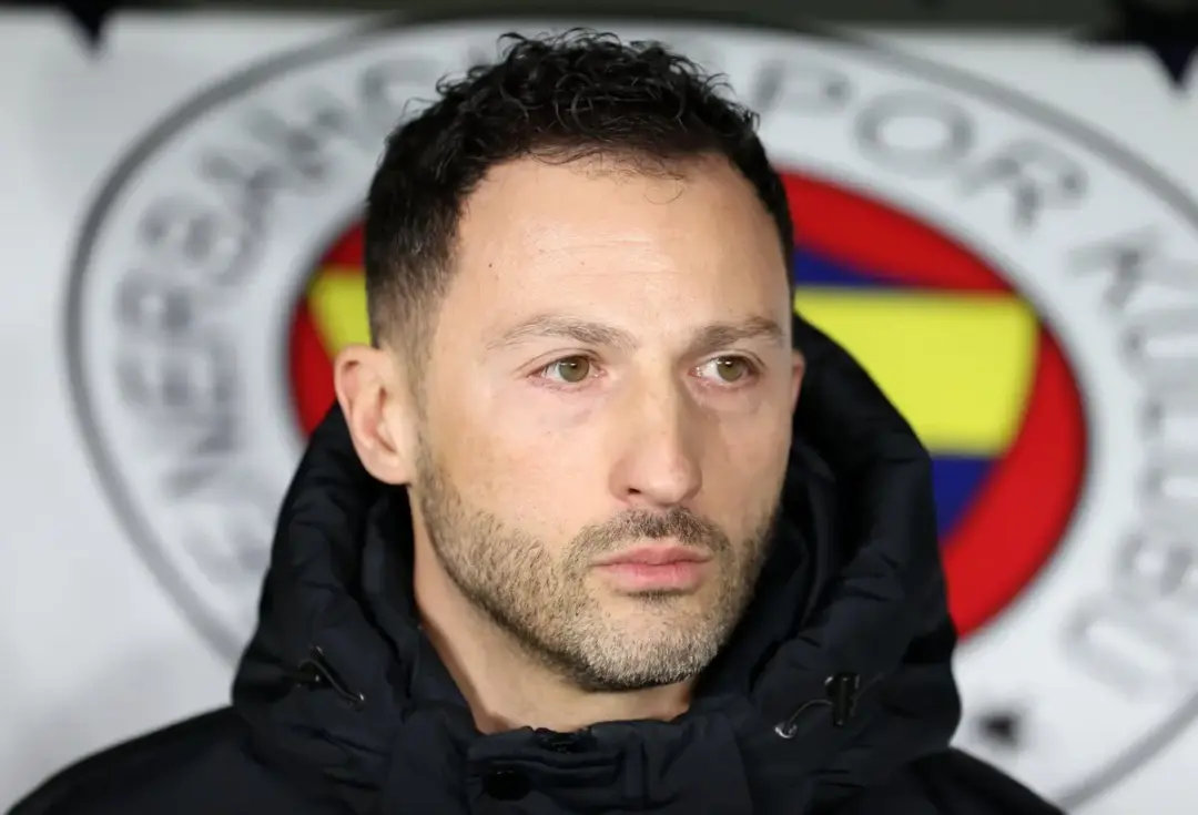 Fenerbahçe Tedesco ve Devin Özek ile yolların ayrıldığını açıkladı!