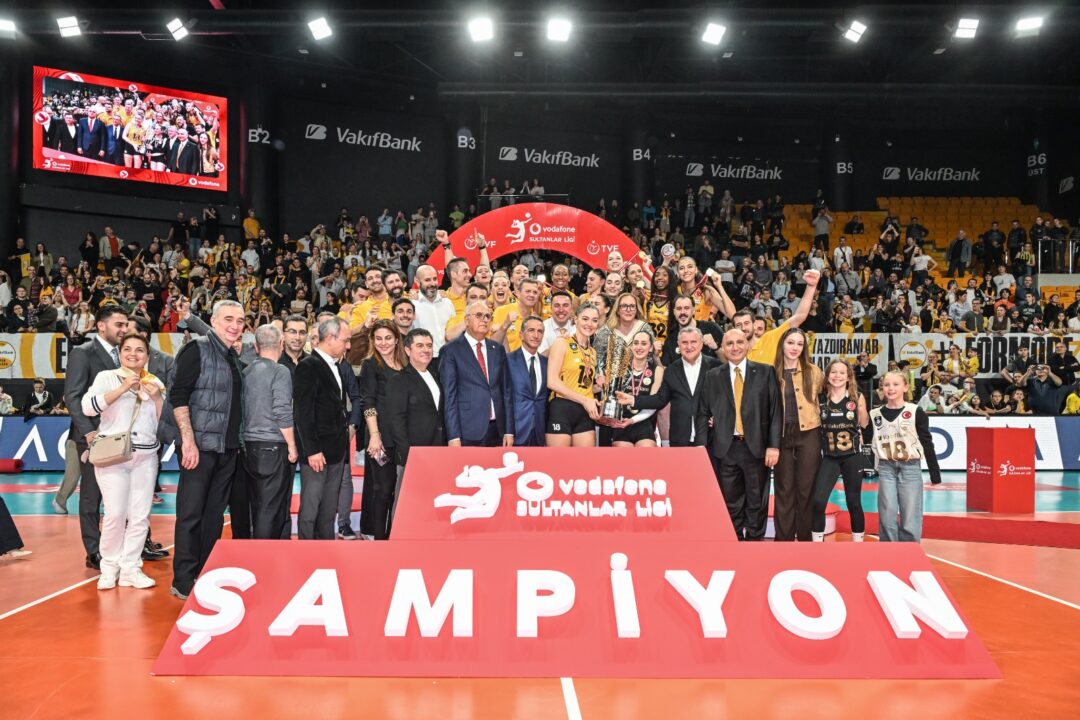 VODAFONE SULTANLAR LİGİ FİNAL SERİSİNE  VARGAS VE MARKOVA DAMGA VURDU