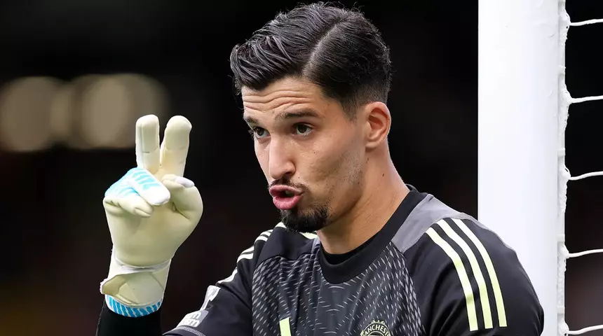 Altay Bayındır, Beşiktaş ile anlaşma sağladı!