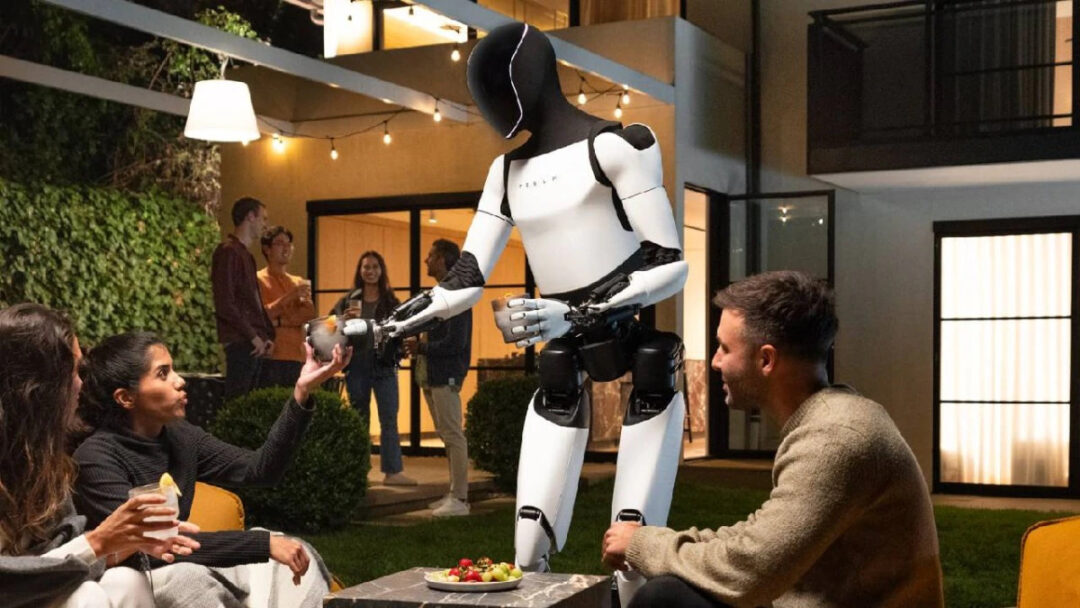 Tesla’nın insansı robotu evlere giriyor: Satış tarihi belli oldu